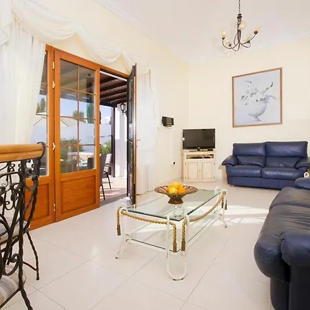 Villa Puerto Del Carmen Sleeps 7 With Pool&wifi Puerto del Carmen (Lanzarote)