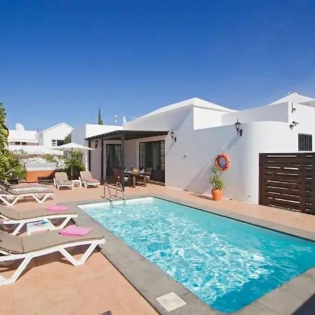 Puerto Del Carmen Sleeps 7 With Pool And Wifi ヴィラ *
