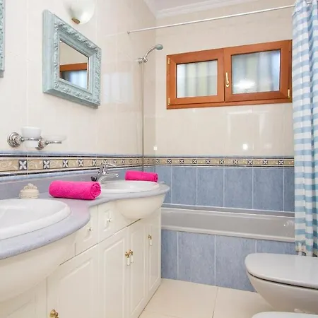 ヴィラ Puerto Del Carmen Sleeps 7 With Pool And Wifi
